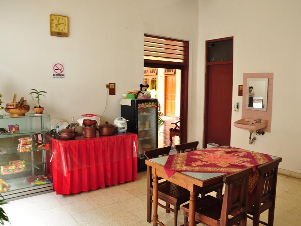 Hotel Dana Yogyakarta Bagian luar foto
